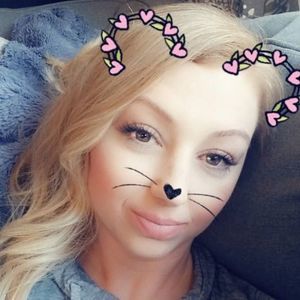 Meet your Posher, Caitlyn